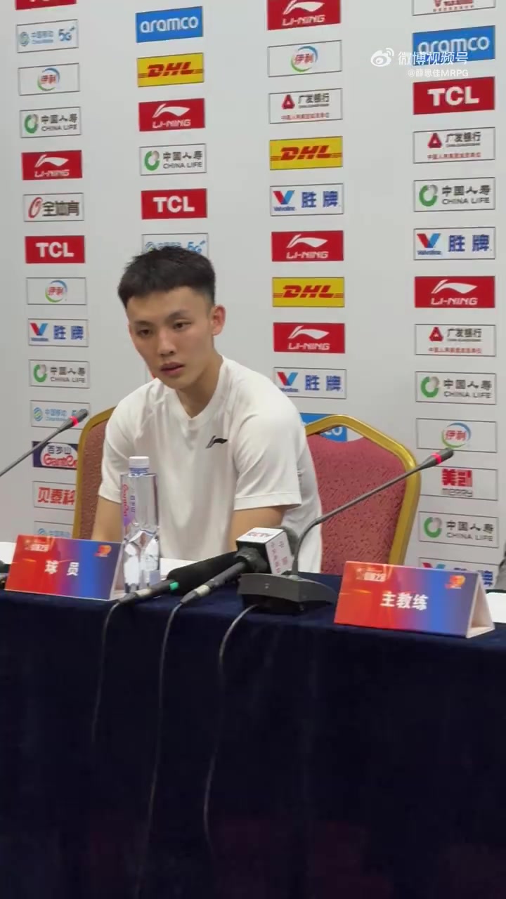 👀徐杰：赛前杜导说这场就是摔跤&打架 哈维只配在上海嚣张